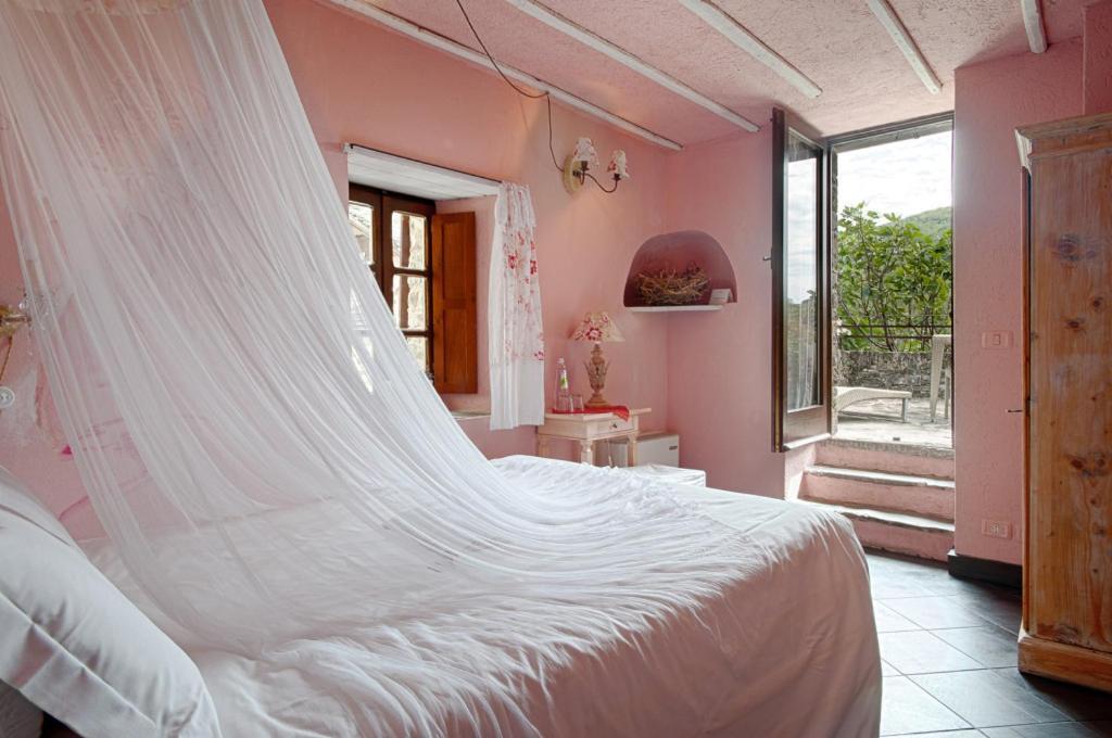 Гостевой дом Borgo Casale Albareto  Экстерьер фото